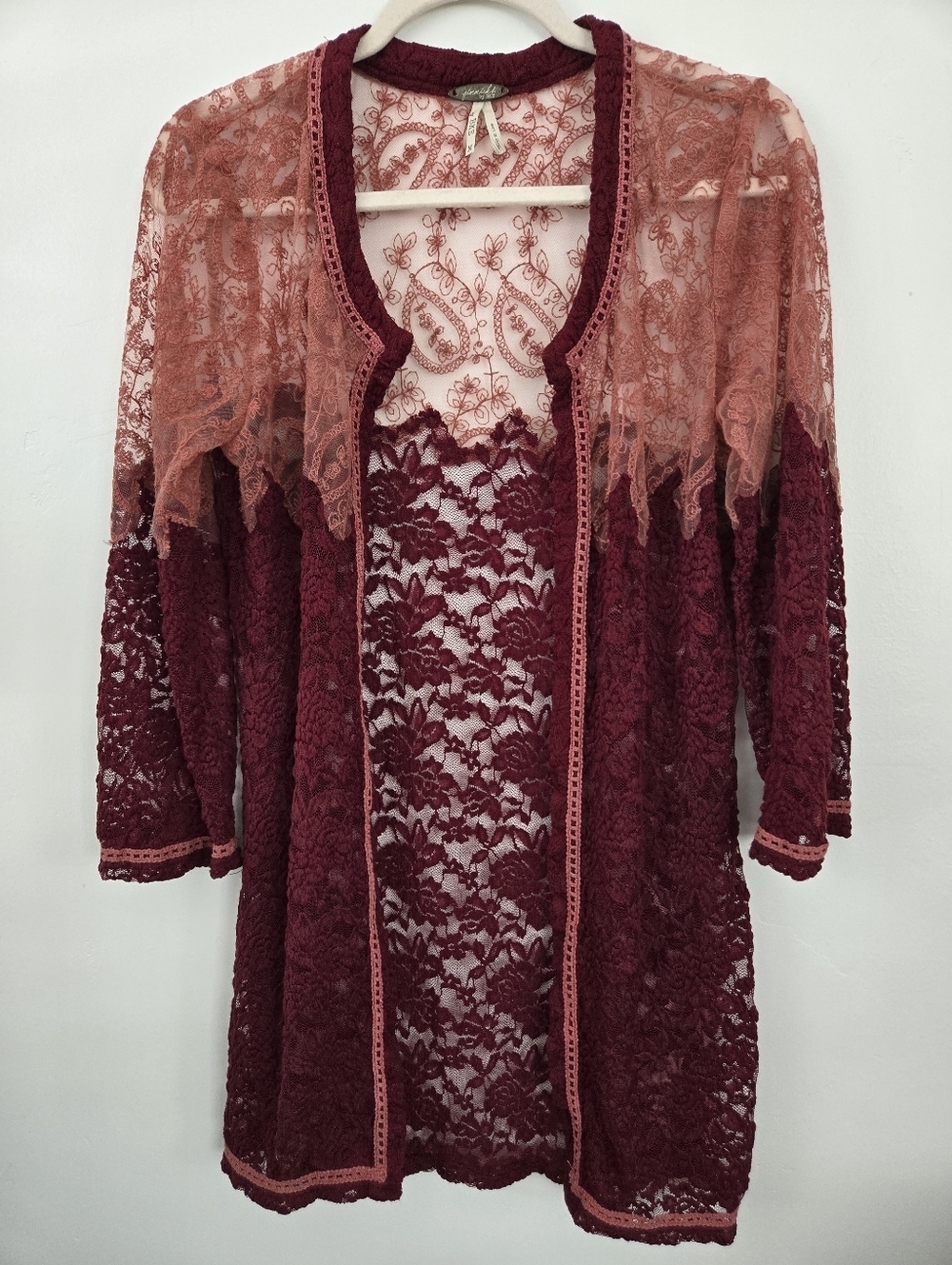 Gimmicks by BKE whimsigoth festival Lace Floral kimono Cardigan Size medium.